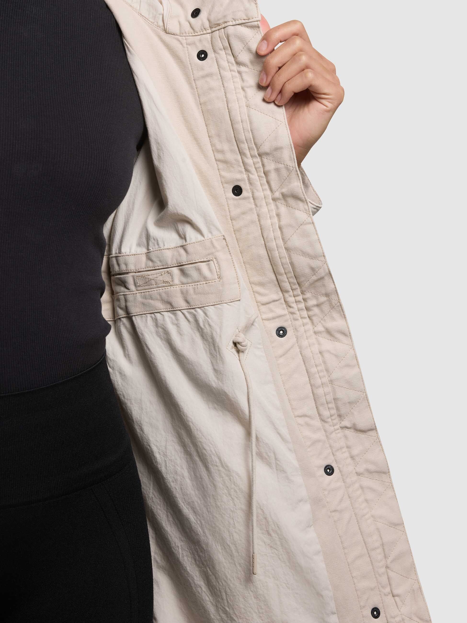 khujo-mantel-freya-greige-damen-parka-garment-dye-regular-fit image 8