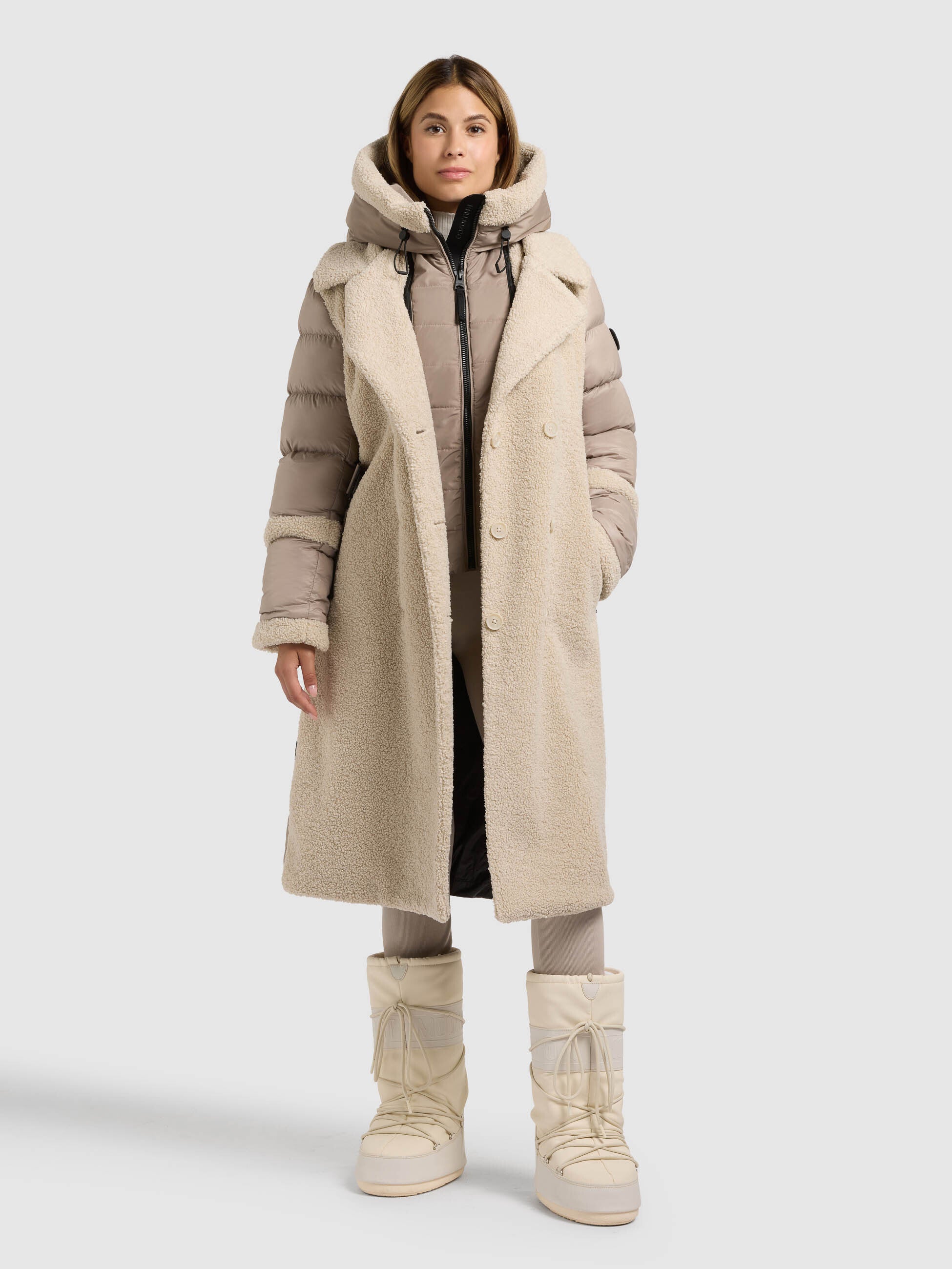 khujo-kalmia-greige-damen-kurzmantel-mit-teddyfleece-und-kapuzeneinsatz image 7