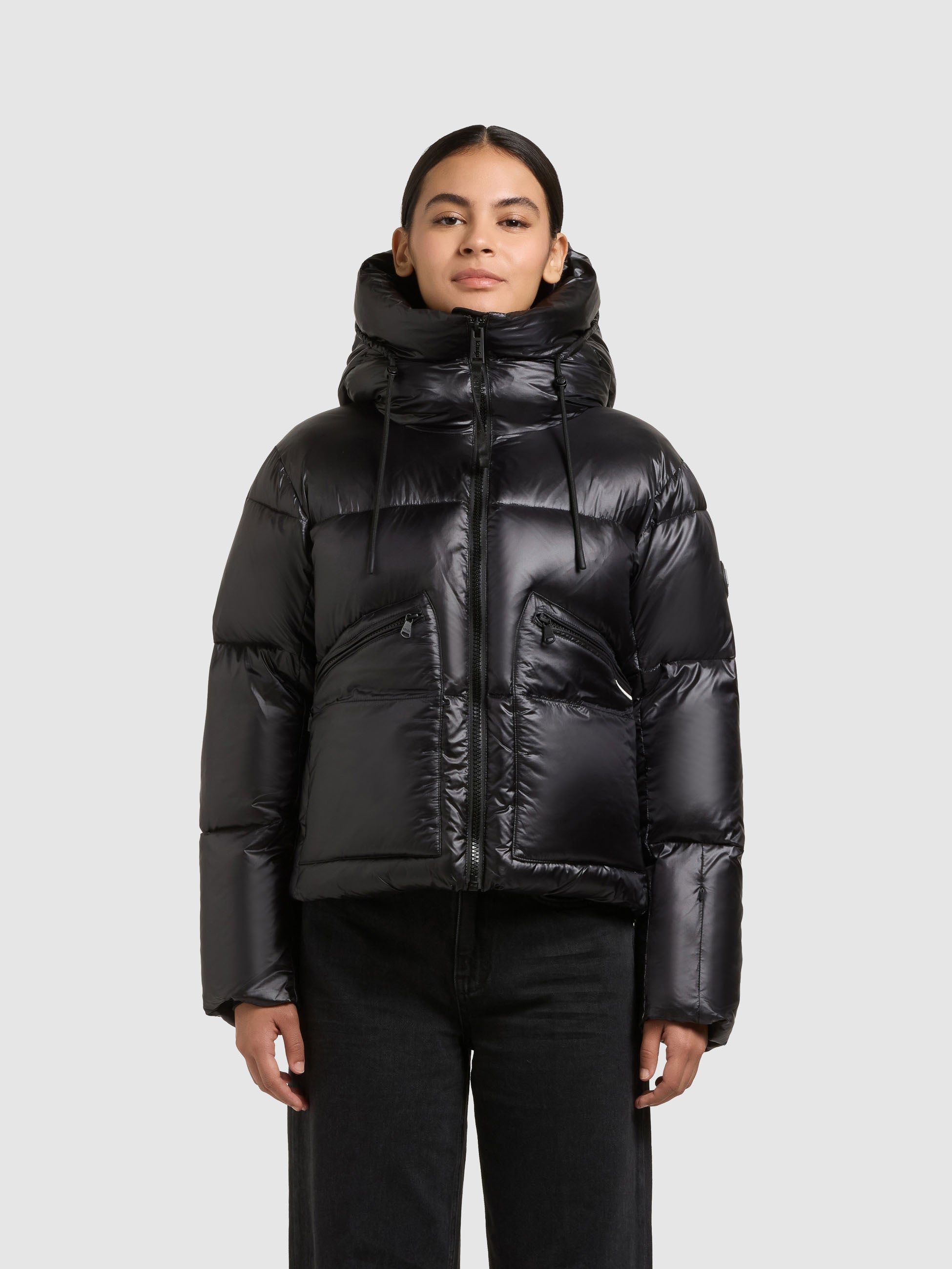 khujo-jacke-luna-damen-steppjacke-h-ftlang-gl-nzend-in-black image 4