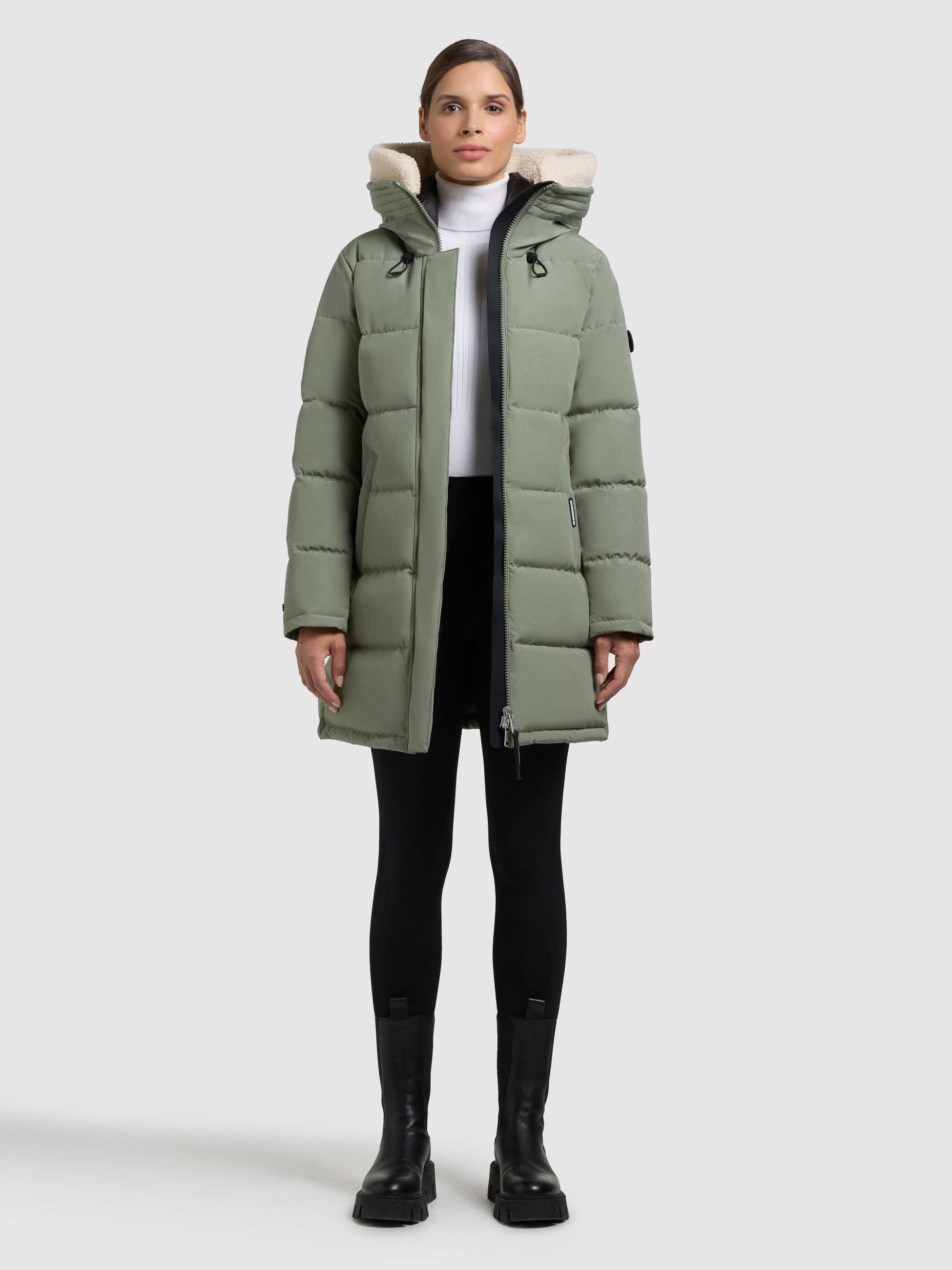 khujo-kelsi-damen-mantel-muted-green-kurz-steppmantel-mit-kapuze-und-kunstfell image 1