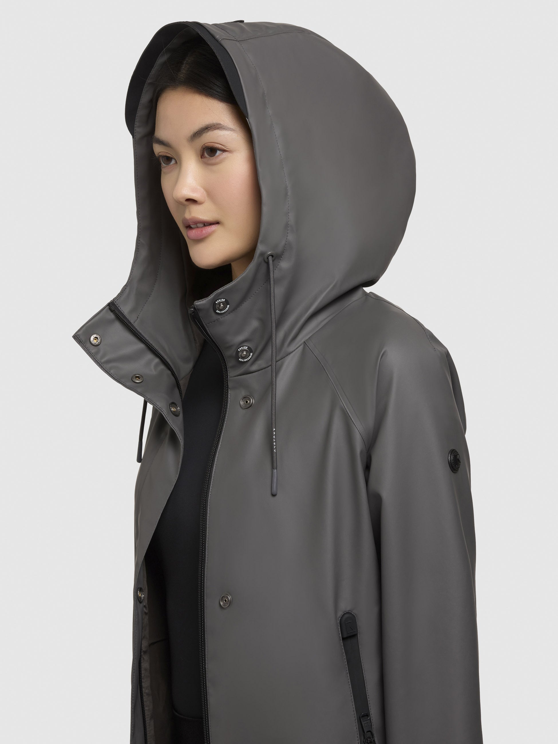 khujo-mantel-liede-dunkelgrau-damen-regenjacke-kurzmantel-mit-kapuze image 7