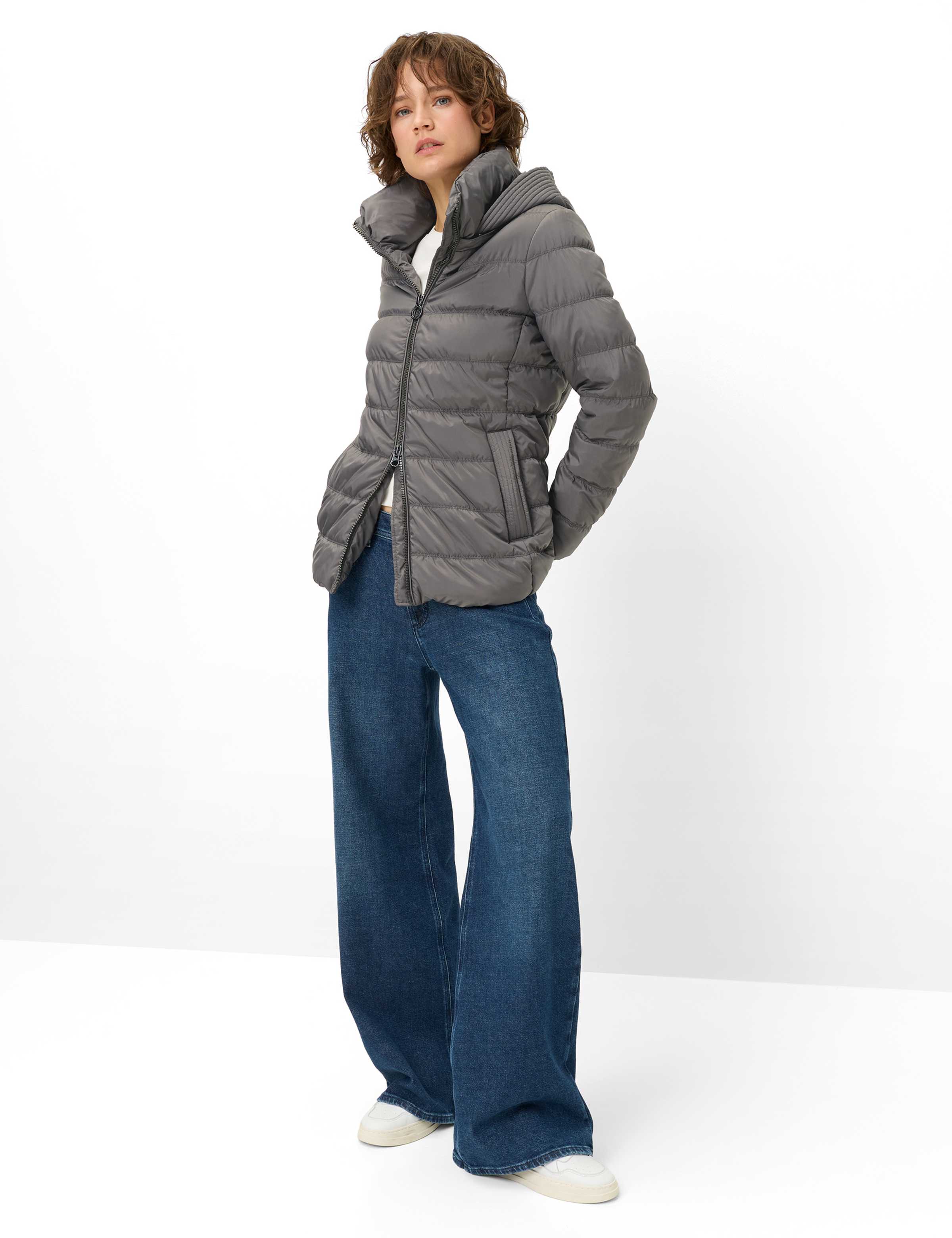 fuchs-schmitt-warschau-steppjacke-damen-tailliert-mit-abnehmbarer-kapuze image 4