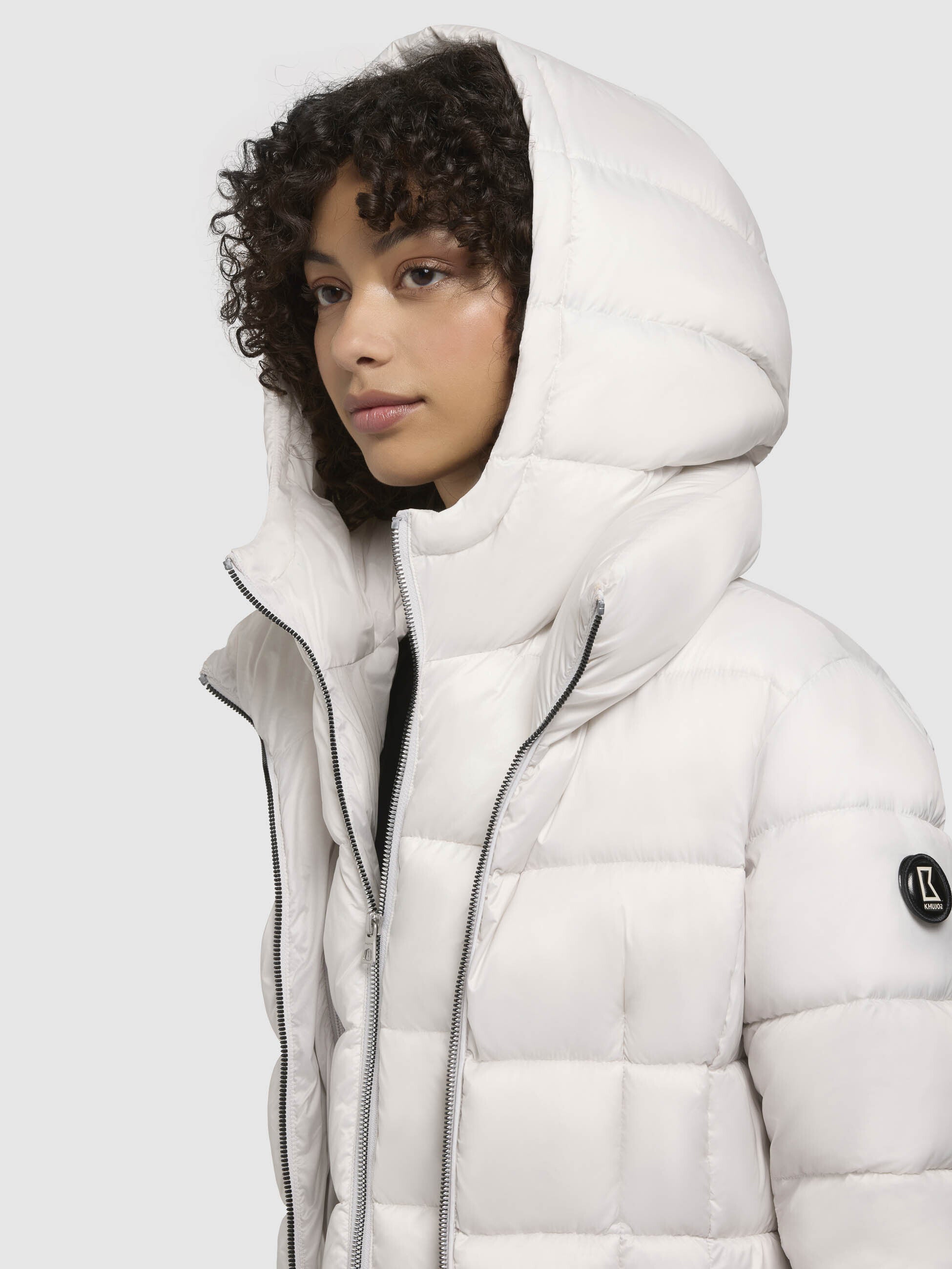 khujo-mantel-malee-naturwei-wadenlanger-steppmantel-mit-kapuzen-einsatz image 7