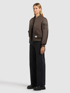 khujo-kasia-bomberjacke-potter-brown-damen-loose-fit image 2