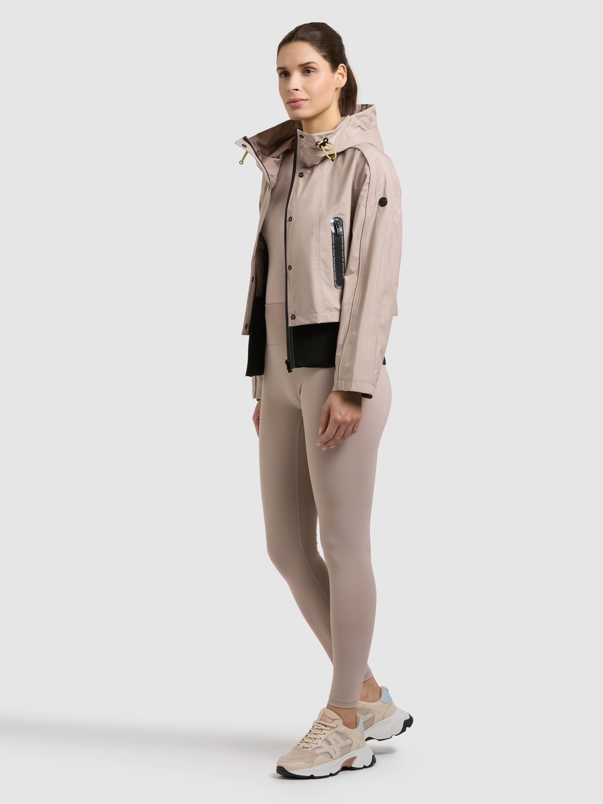 khujo-jacke-amelia-latte-beige-damen-wasserabweisender-windbreaker-mit-kapuze image 2