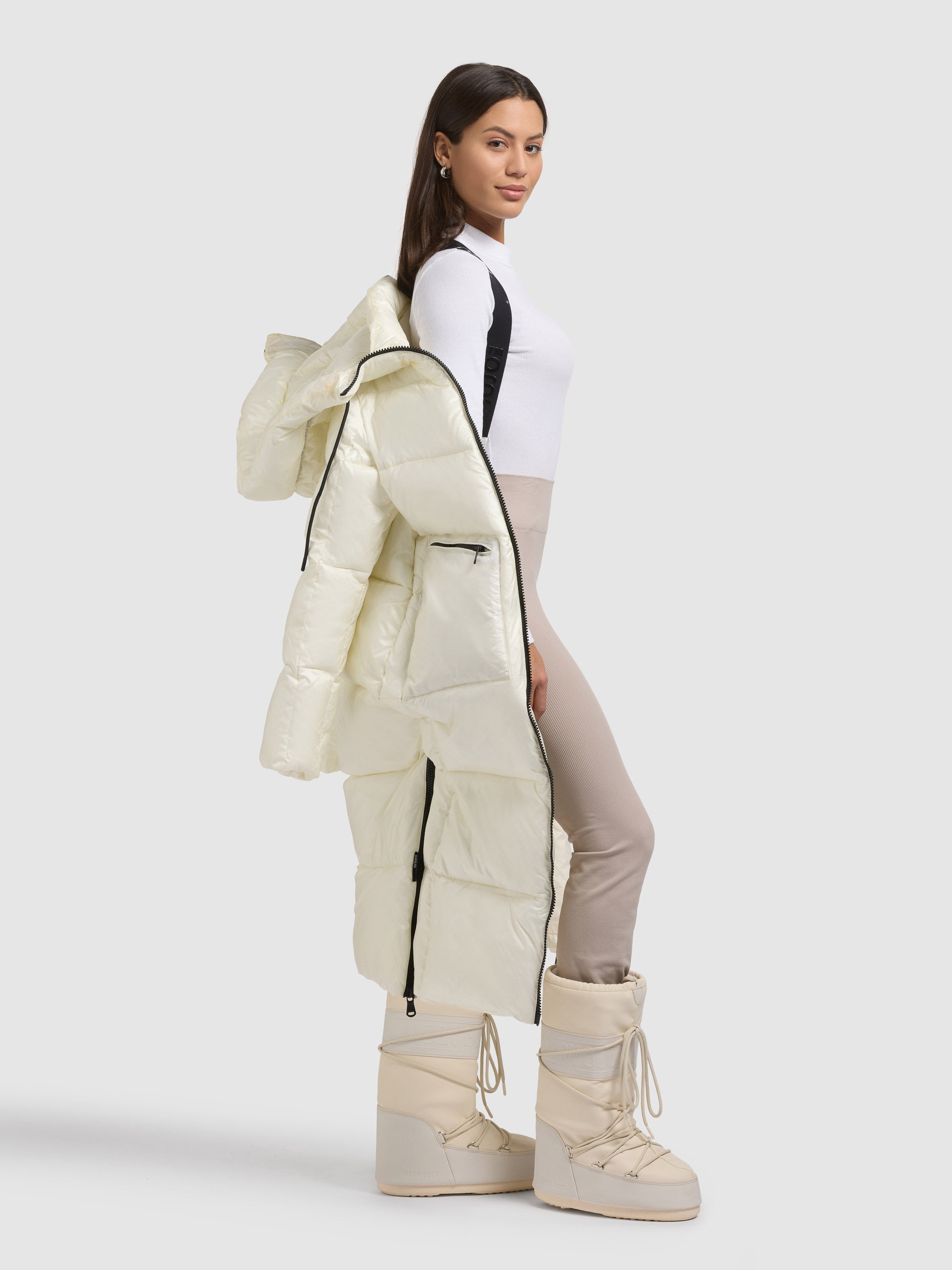 khujo-tonia-luna-white-damen-steppmantel-wei-gl-nzend-loose-fit image 8