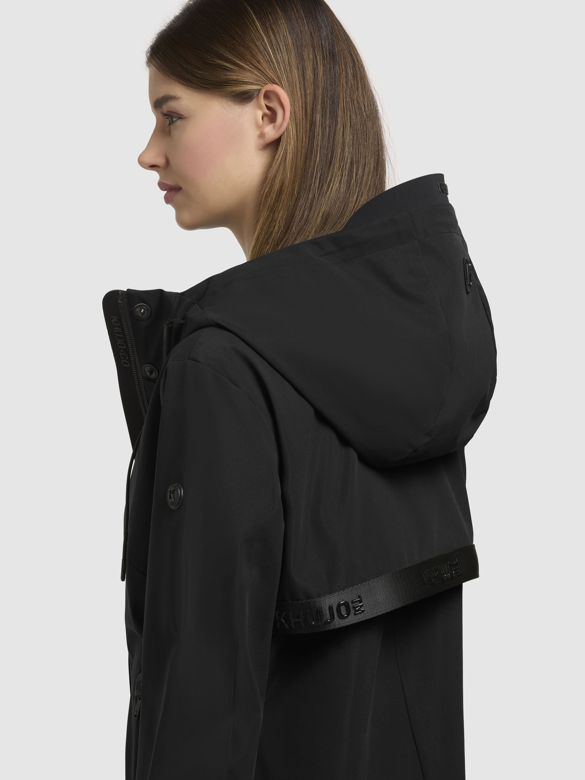 khujo-jacke-izaf3-schwarz-damen-regenjacke-wasserabweisend-mit-kapuze image 8