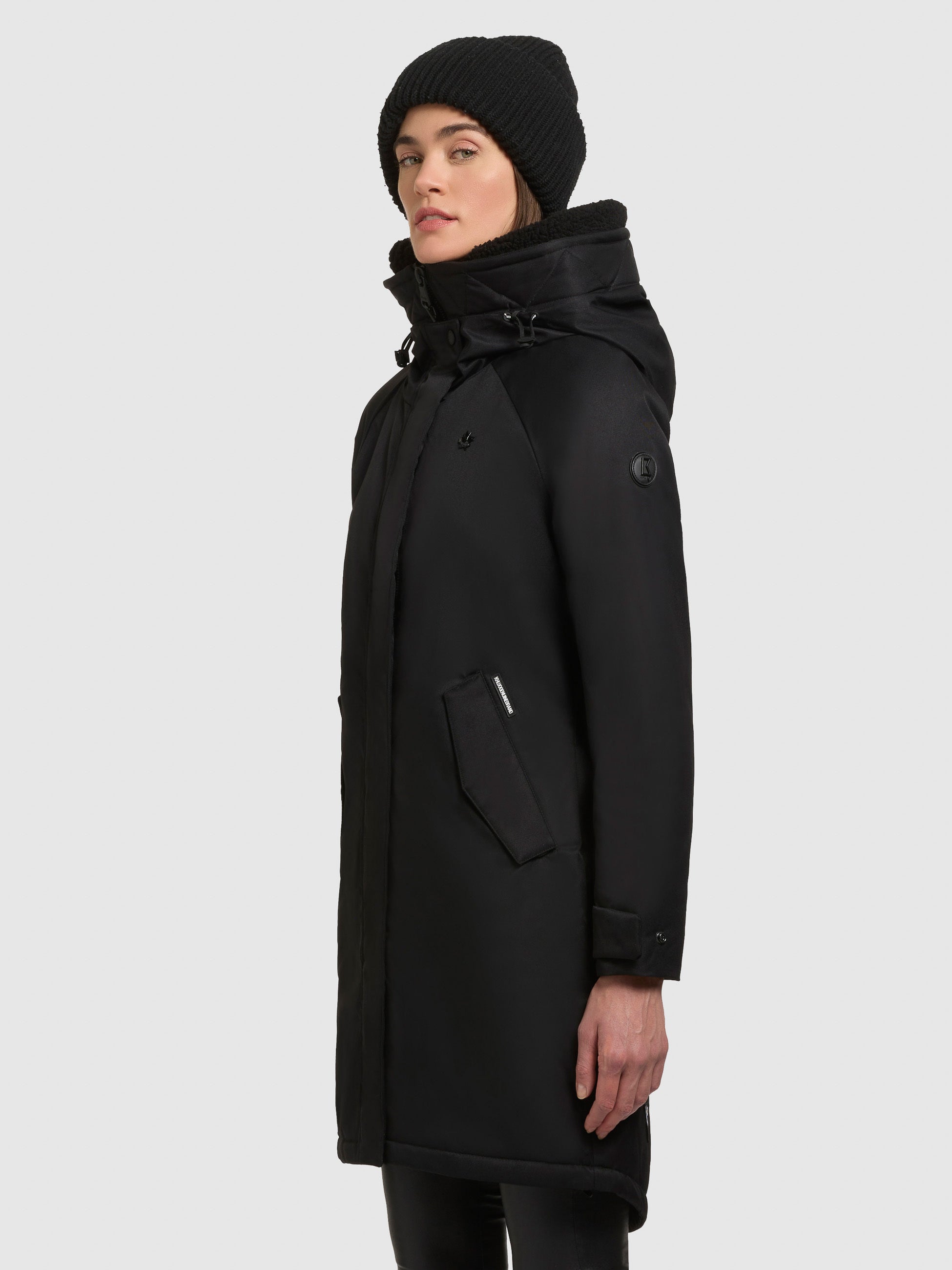 khujo-kurzmantel-semie2-black-leicht-wattiert-mit-teddyfell-kapuze image 4