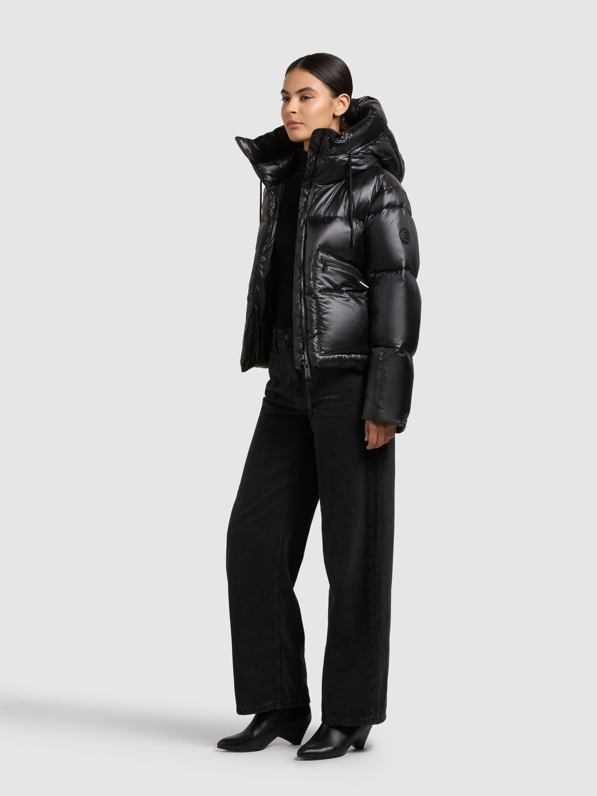 khujo-jacke-luna-damen-steppjacke-h-ftlang-gl-nzend-in-black image 2