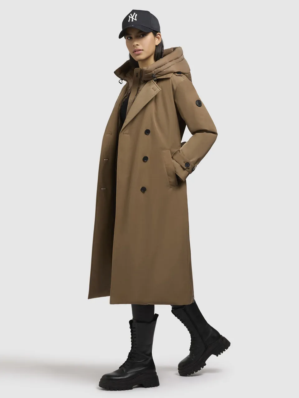 khujo-elena-mantel-hellbraun-knielanger-trenchcoat-mit-steppeinsatz image 1