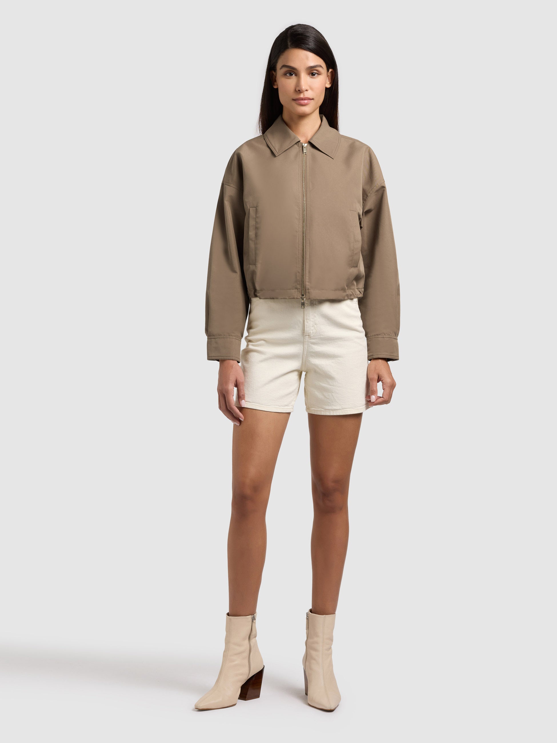khujo-jacke-tovee-latte-brown-sommer-blouson-damen-cropped image 2