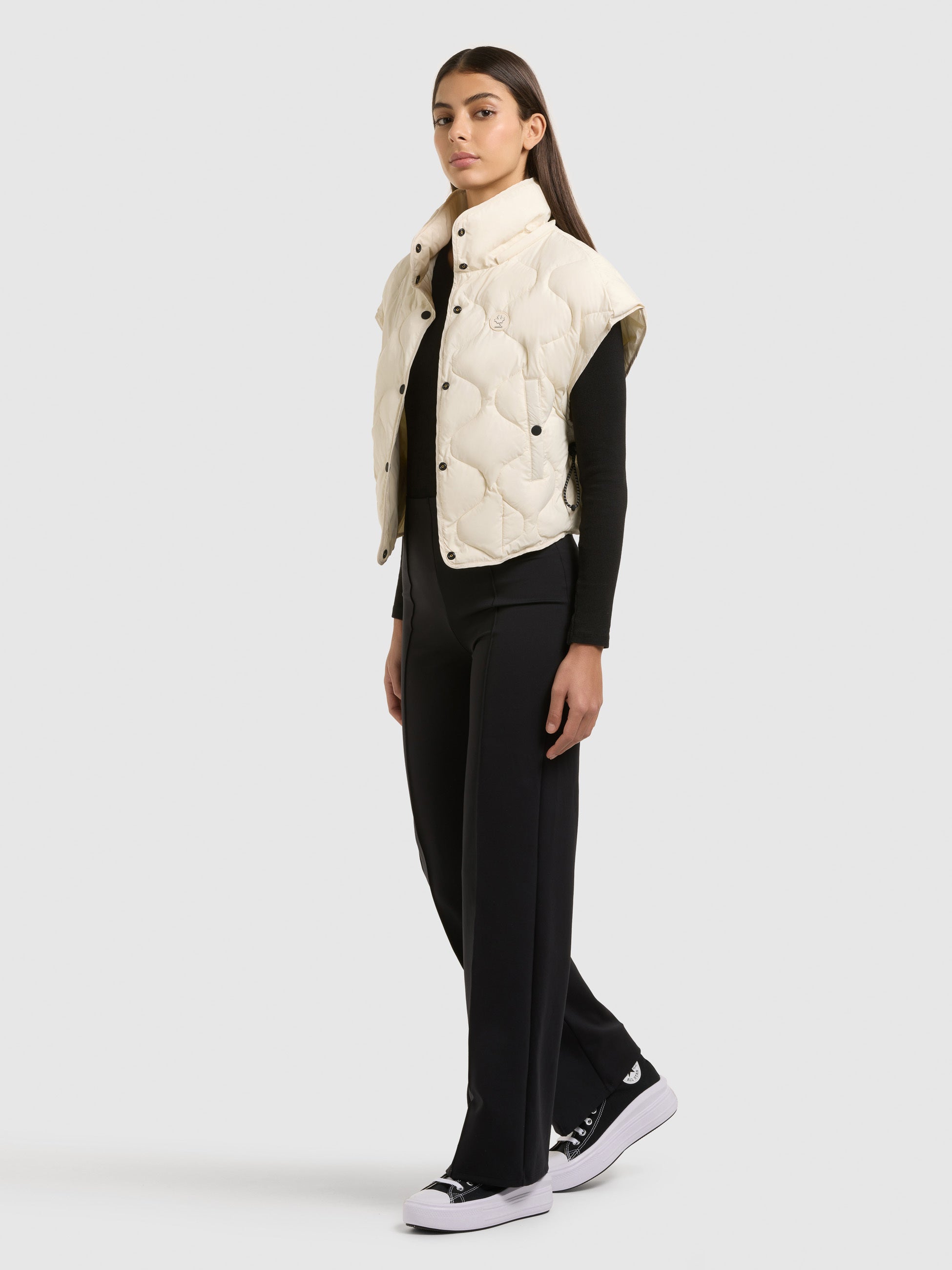 khujo-ninga-damen-steppweste-off-white-wattiert image 6
