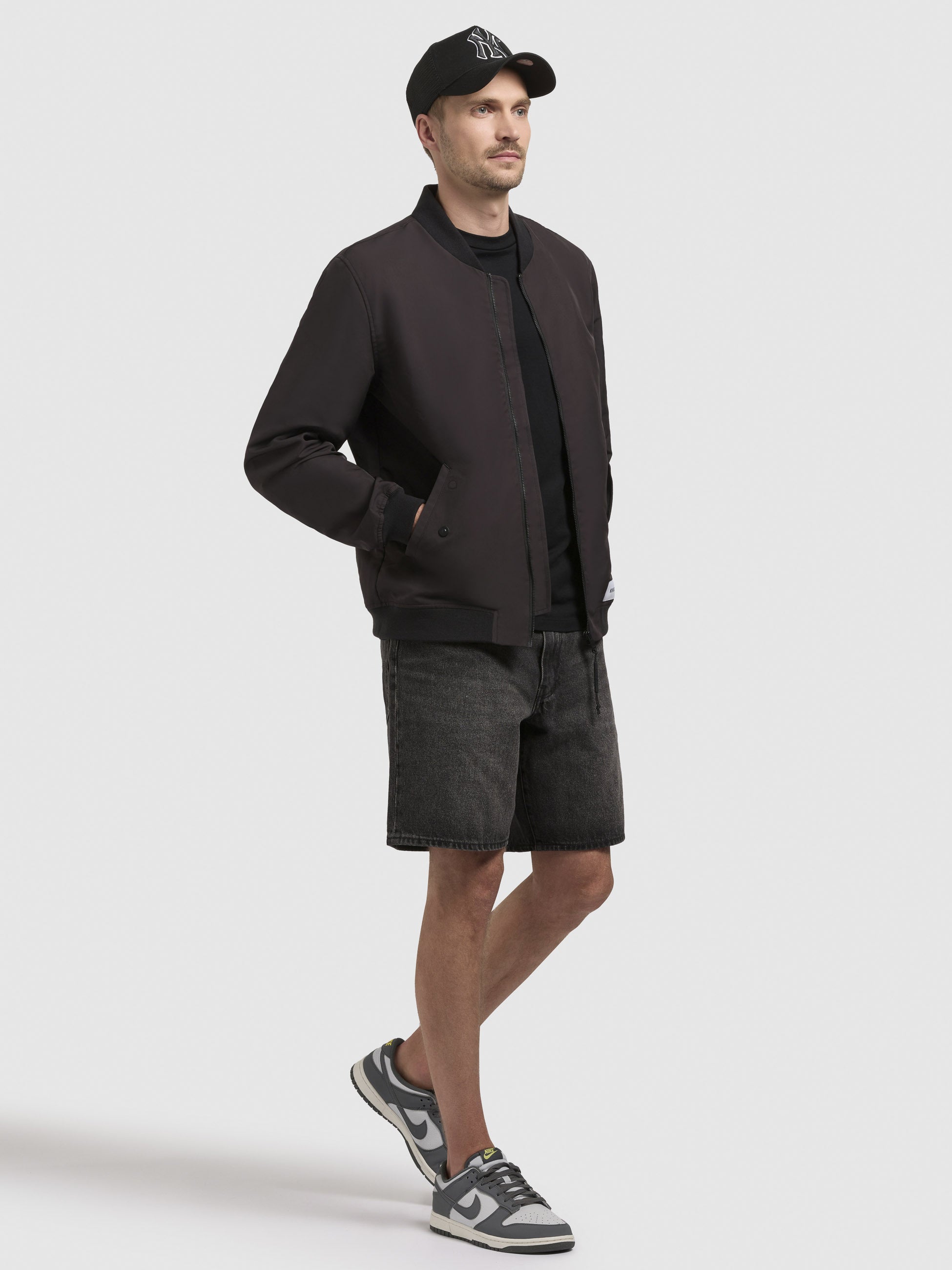 khujo-jacke-maht-schwarz-blousonjacke-im-college-stil-h-ftlang image 2