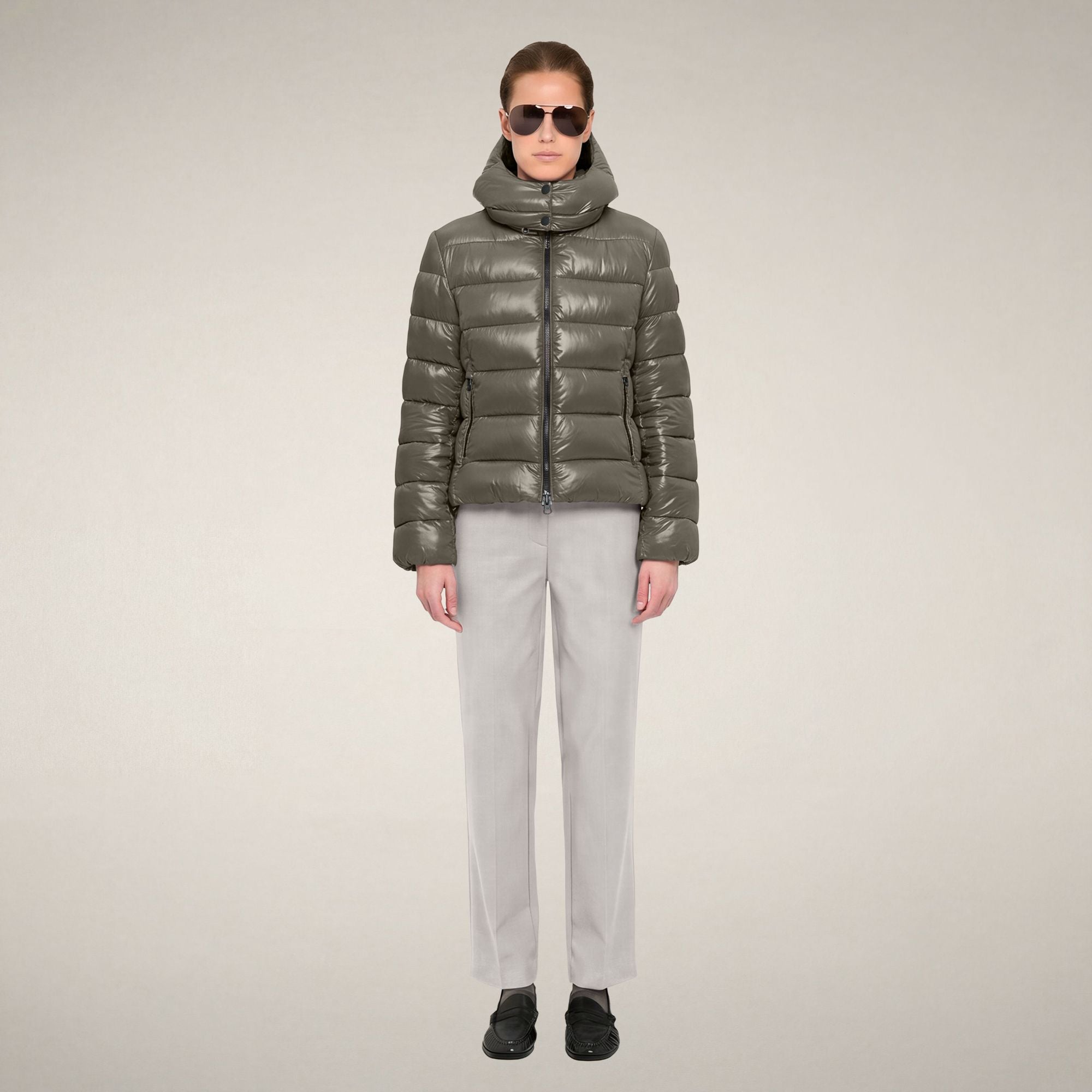 save-the-duck-cosmary-damen-steppjacke-grau-canna-di-fucile-slim-laqu-mit-abnehm image 1