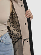 khujo-mantel-elea-beige-regular-fit-regenmantel-damen image 8