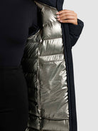 khujo-coat-nekar2-port-blue-kurzer-damen-steppmantel-mit-kapuze image 8