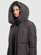khujo-peeke2-damen-steppjacke-graphite-grey-mit-handschuhen image 8