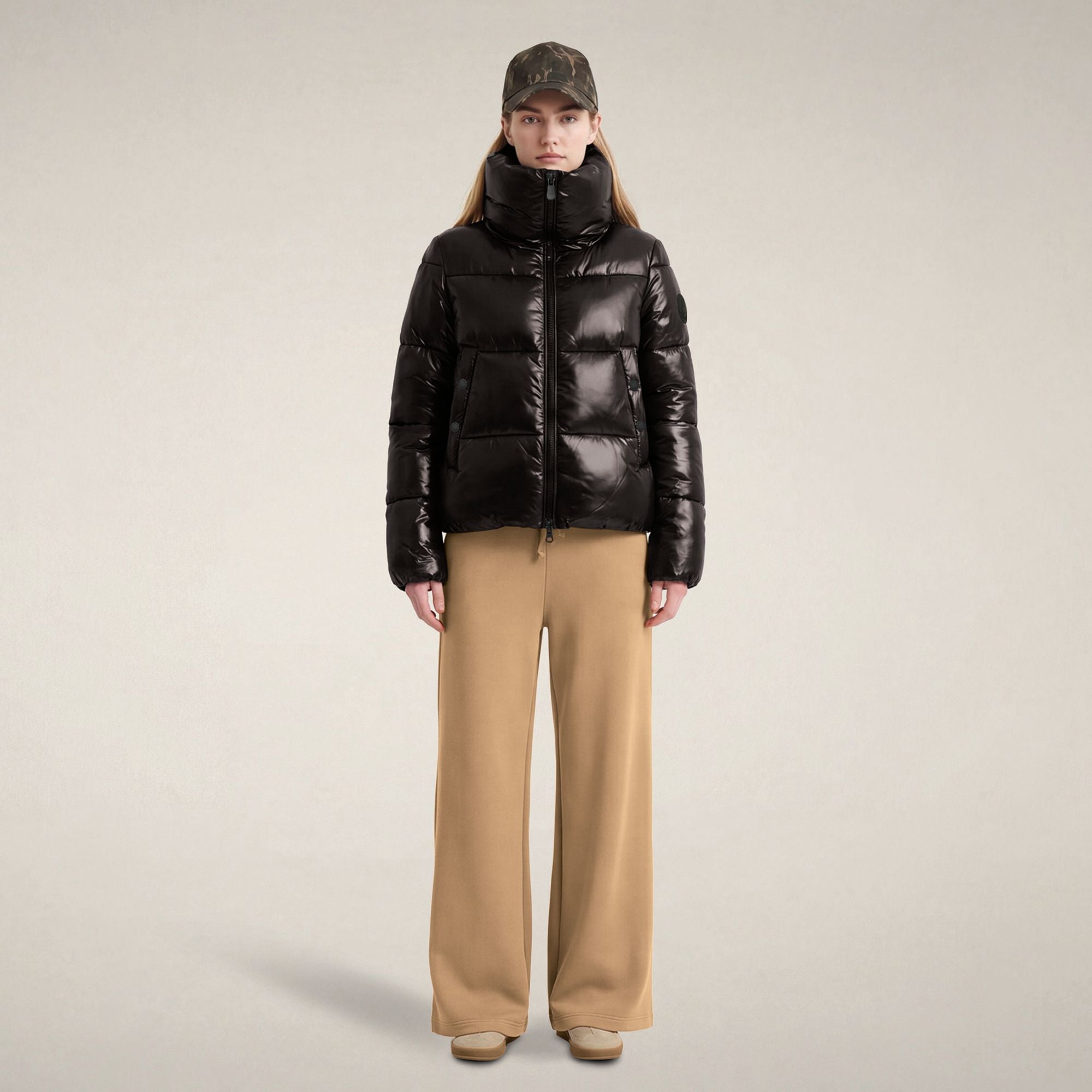 save-the-duck-isla-damen-pufferjacke-mit-stehkragen-schwarz-laqu image 1
