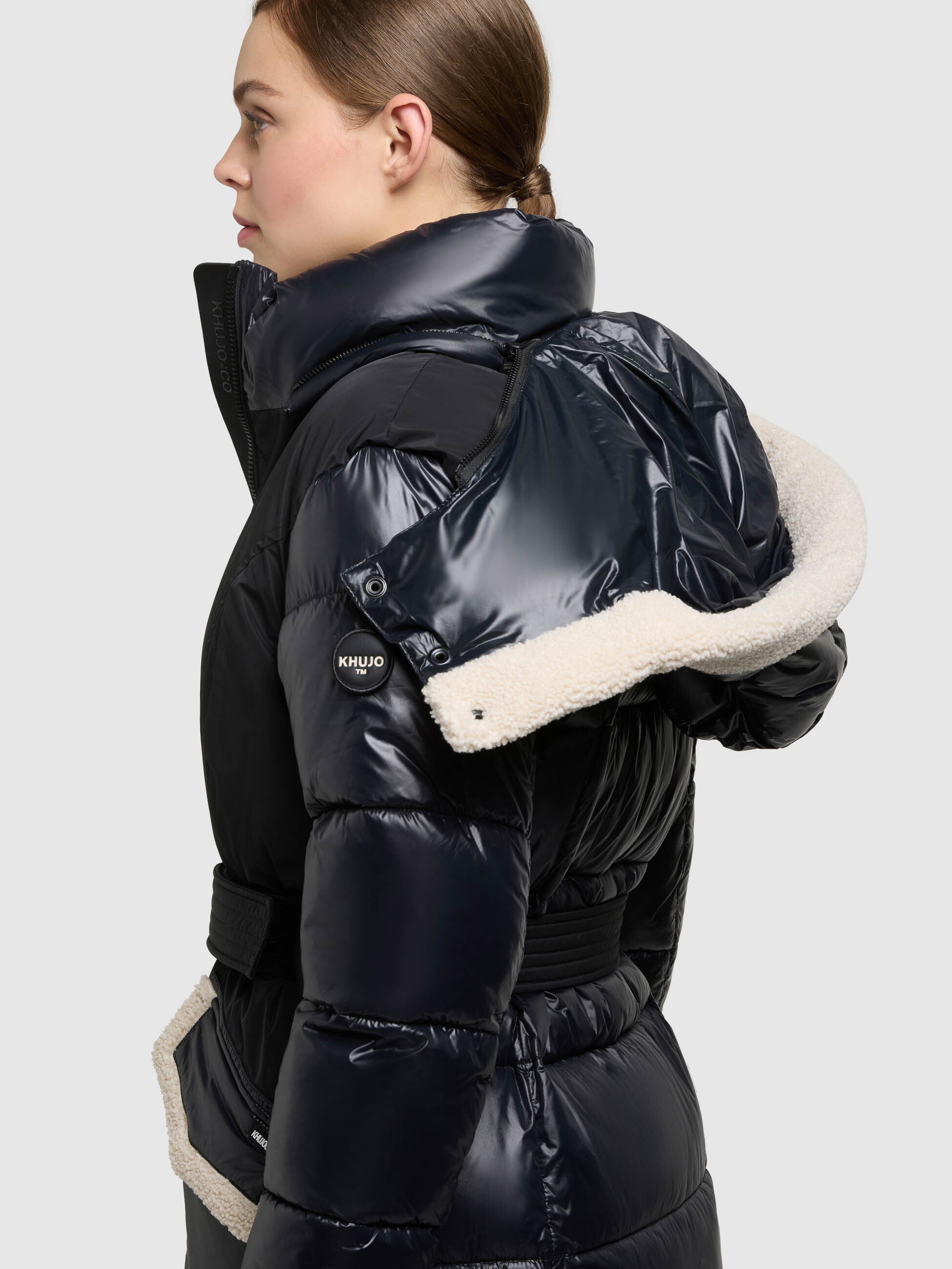 khujo-poppy-damen-kurzmantel-knielang-teddyfleece-schwarz image 7