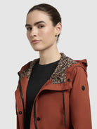 khujo-mosti-damen-sommerparka-trenchcoat-rotbraun image 8