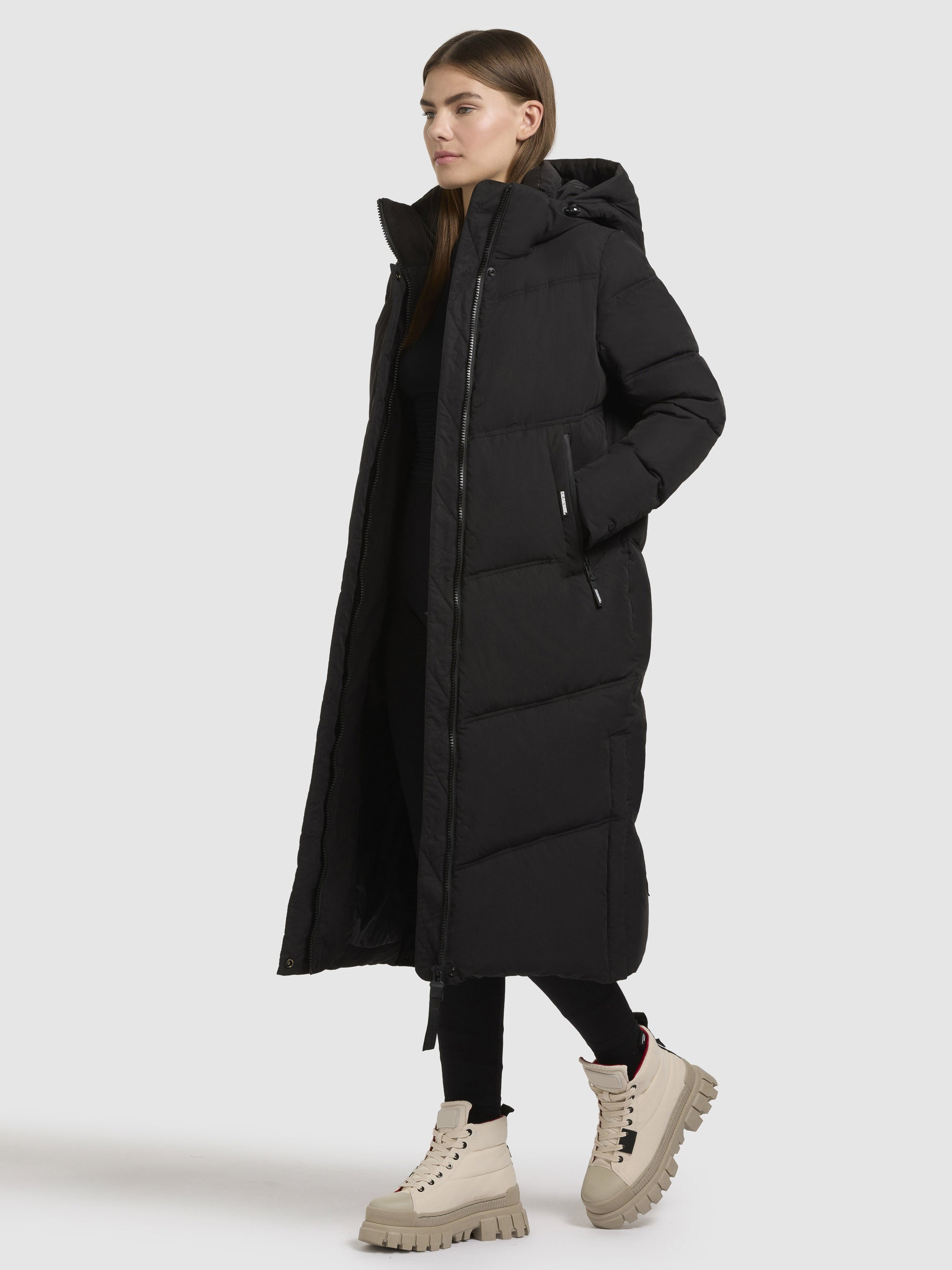 khujo-mantel-luga-schwarz-knielanger-wattierter-steppmantel-im-loose-fit image 2