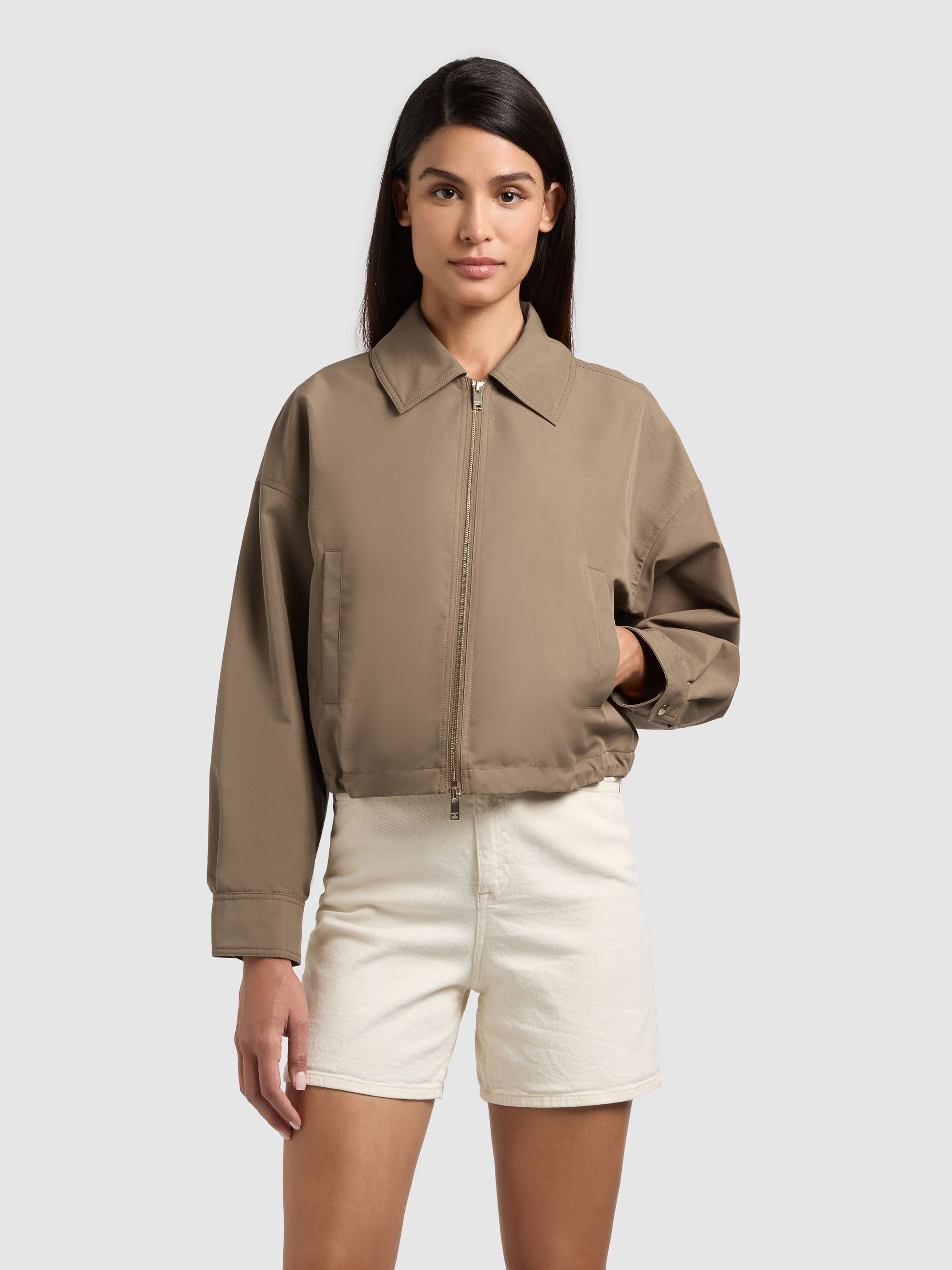 khujo-jacke-tovee-latte-brown-sommer-blouson-damen-cropped image 4