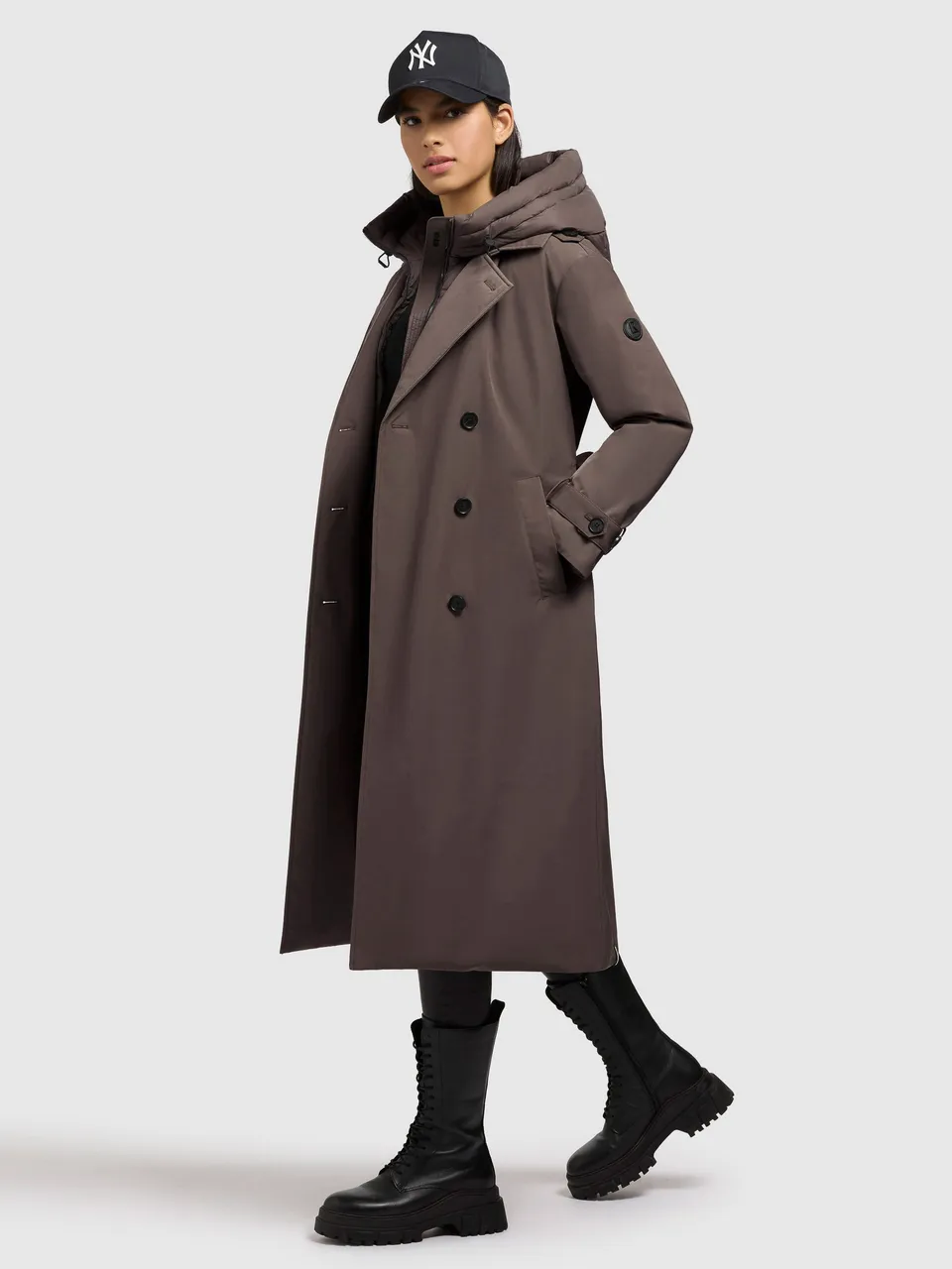 khujo-mantel-elena-city-taupe-trenchcoat-knielang-mit-herausnehmbarem-steppeinsa image 1
