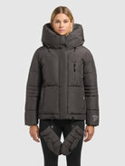khujo-peeke2-damen-steppjacke-graphite-grey-mit-handschuhen image 4