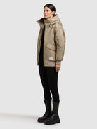 khujo-jacke-cela-bomber-beige-damen-loose-fit-bomber-mit-kapuze image 2