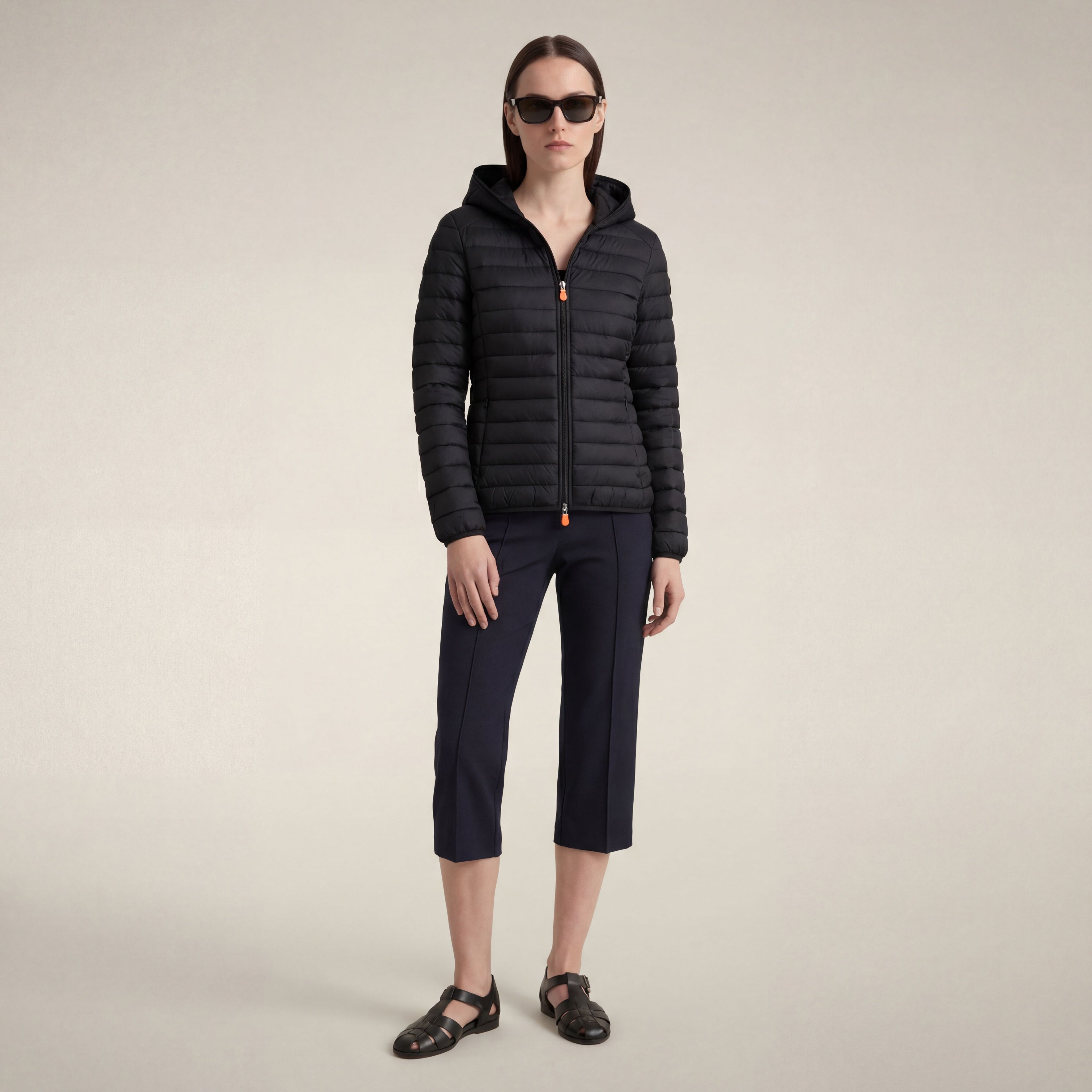 save-the-duck-daisy-damen-steppjacke-schwarz-mit-kapuze image 1