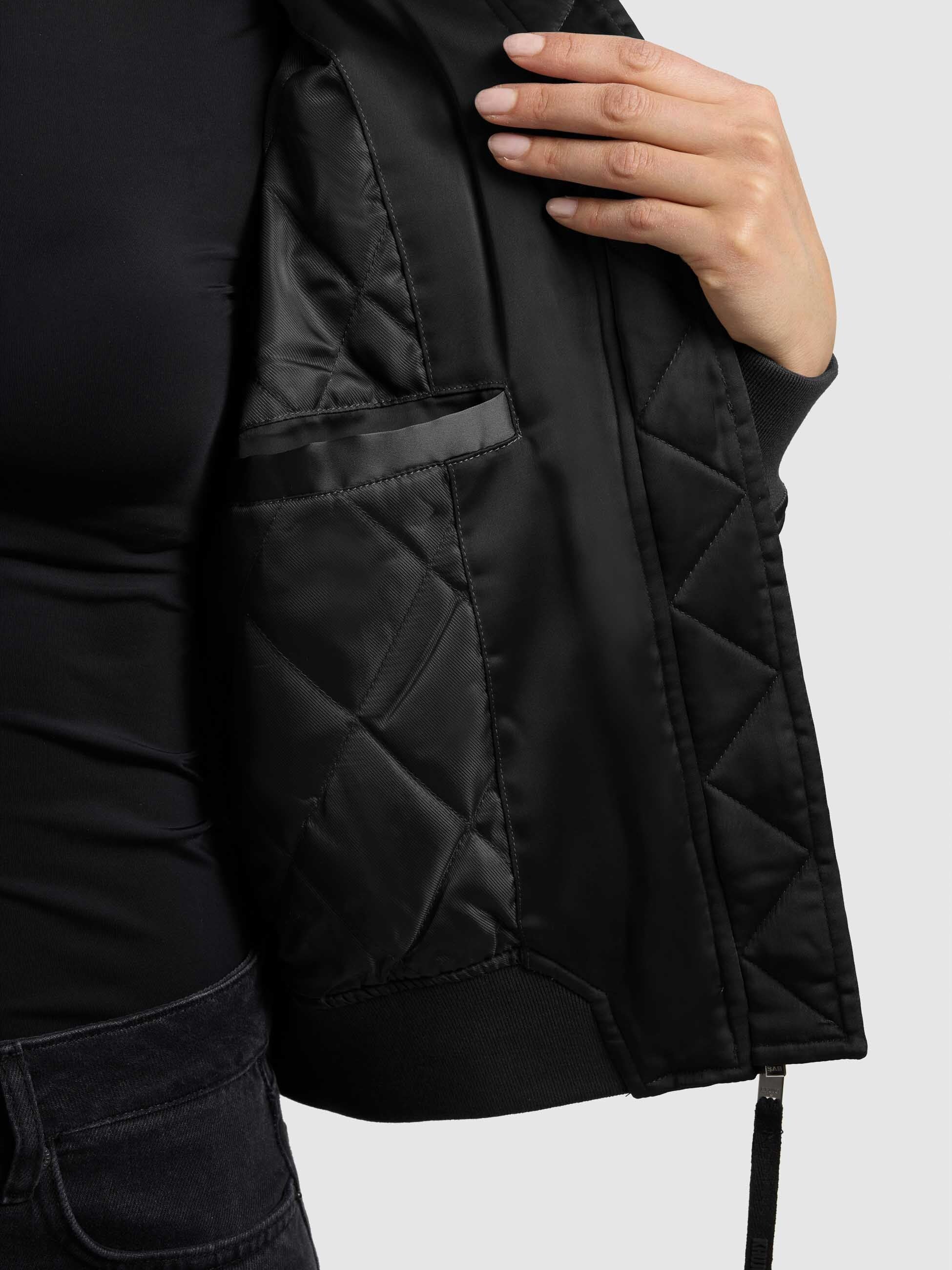 khujo-jacke-beth-black-bomberjacke-damen-satin-leicht-wattiert image 8