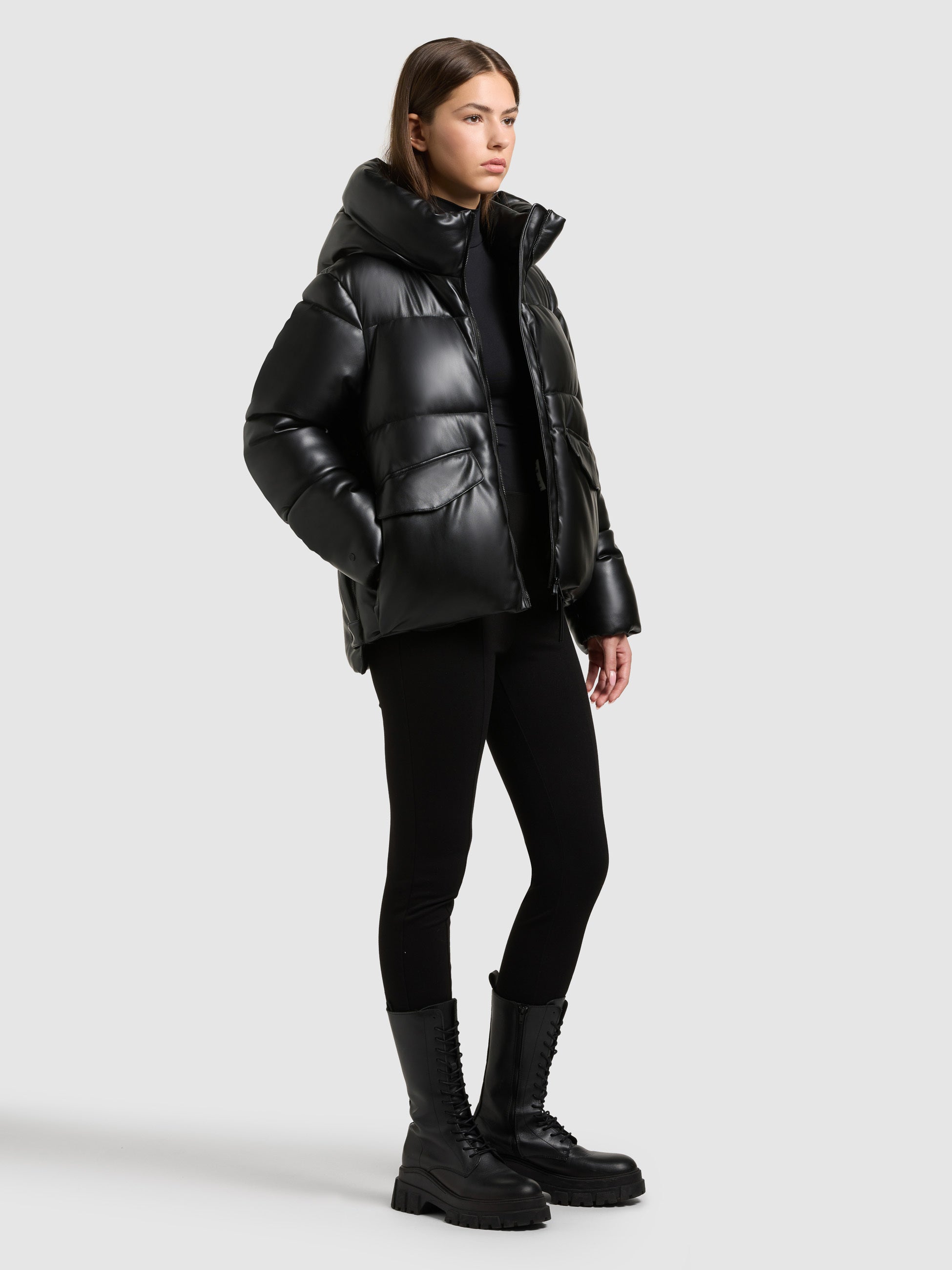 khujo-jacke-aurora-black-gesteppte-jacke-in-lederoptik-wasserabweisend image 6