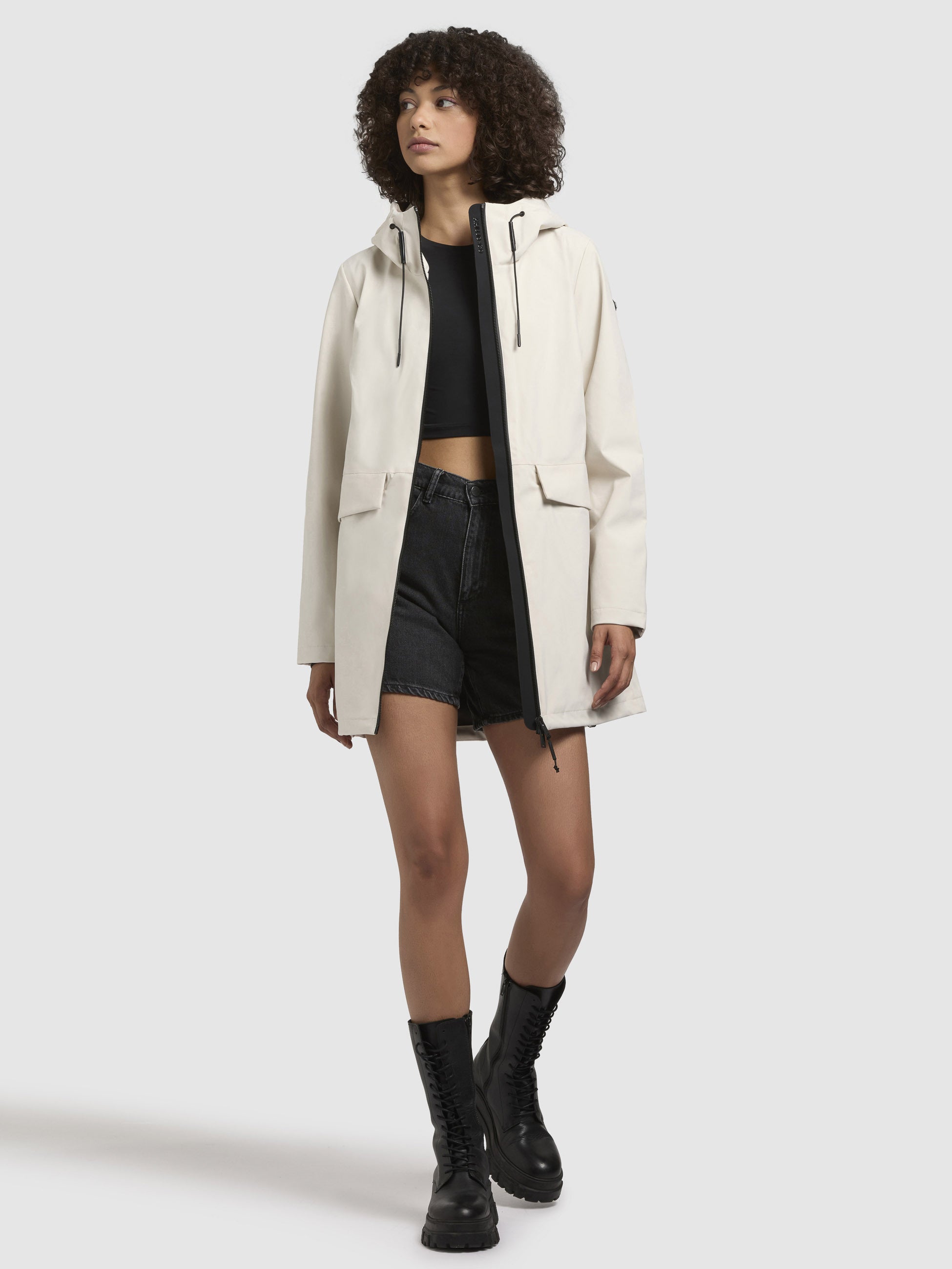 khujo-jacke-yoni-naturwei-damen-sommer-regenjacke-wasserabweisend image 1