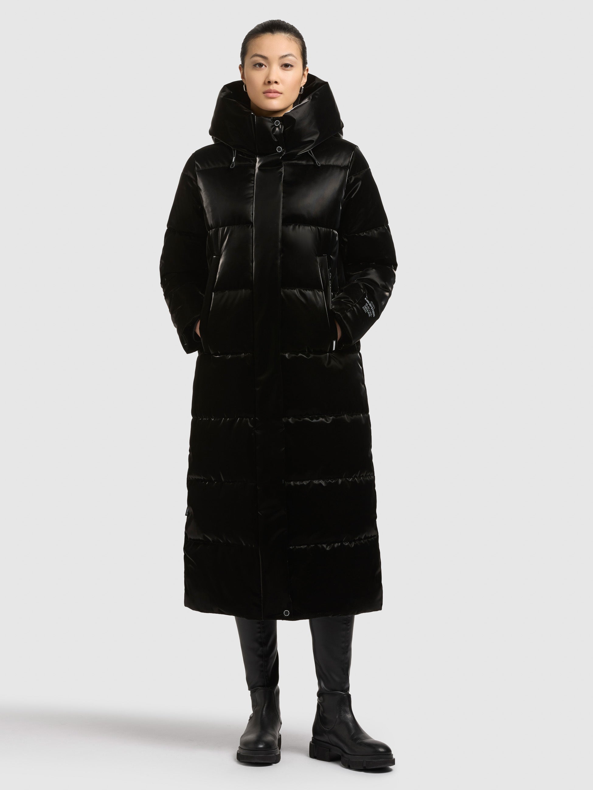 khujo-mantel-soulani5-shiny-black-gl-nzender-damen-steppmantel-mit-kapuze image 1