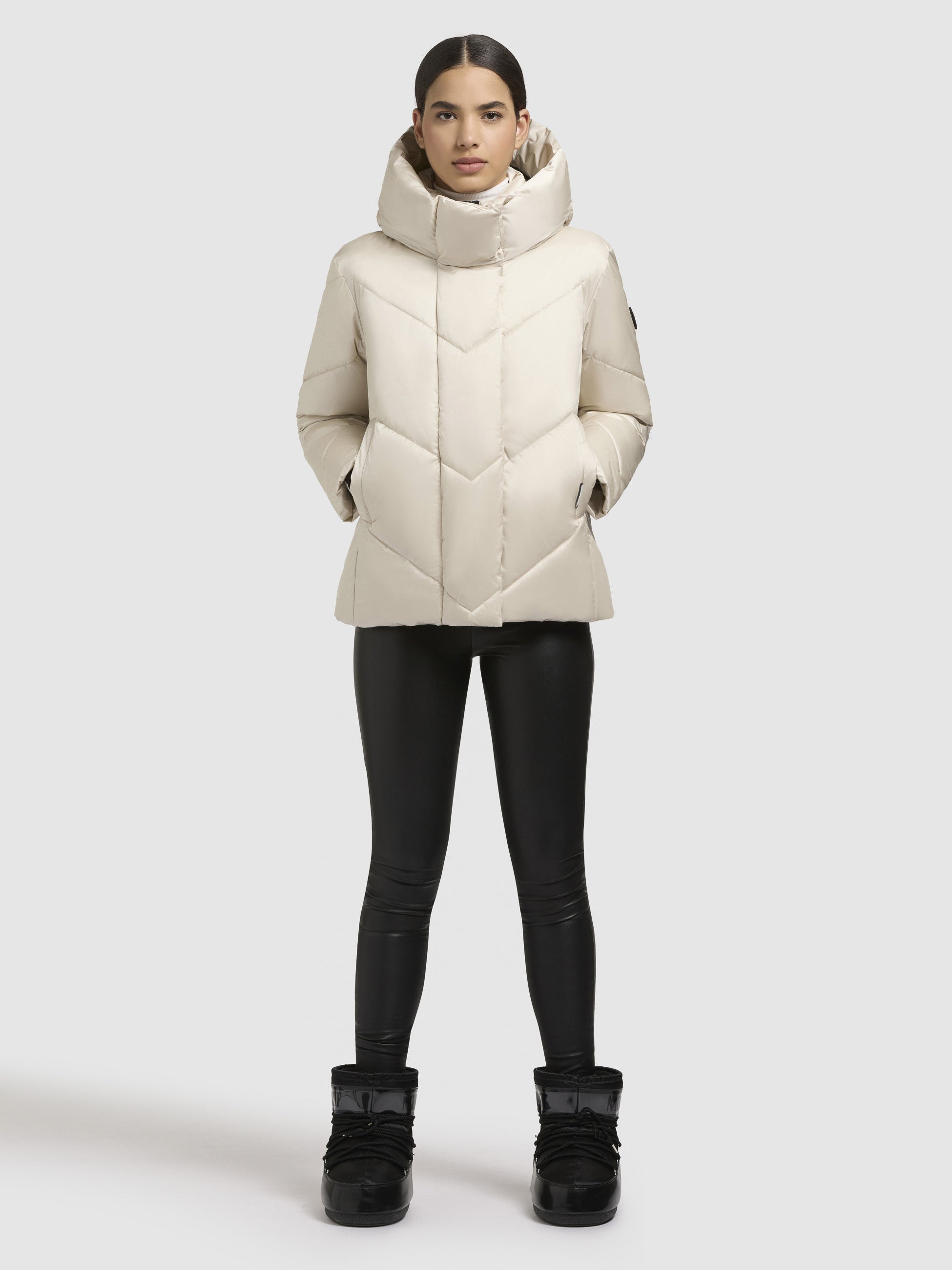 khujo-jacke-olsa-cremewei-steppjacke-gl-nzend-h-ftlang image 1
