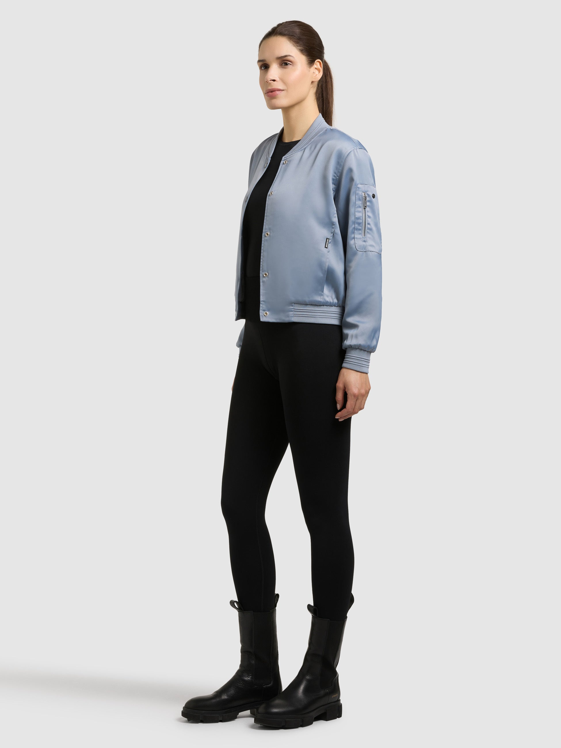 khujo-jacke-tami-misty-blue-damen-bomberjacke-aus-satin image 2