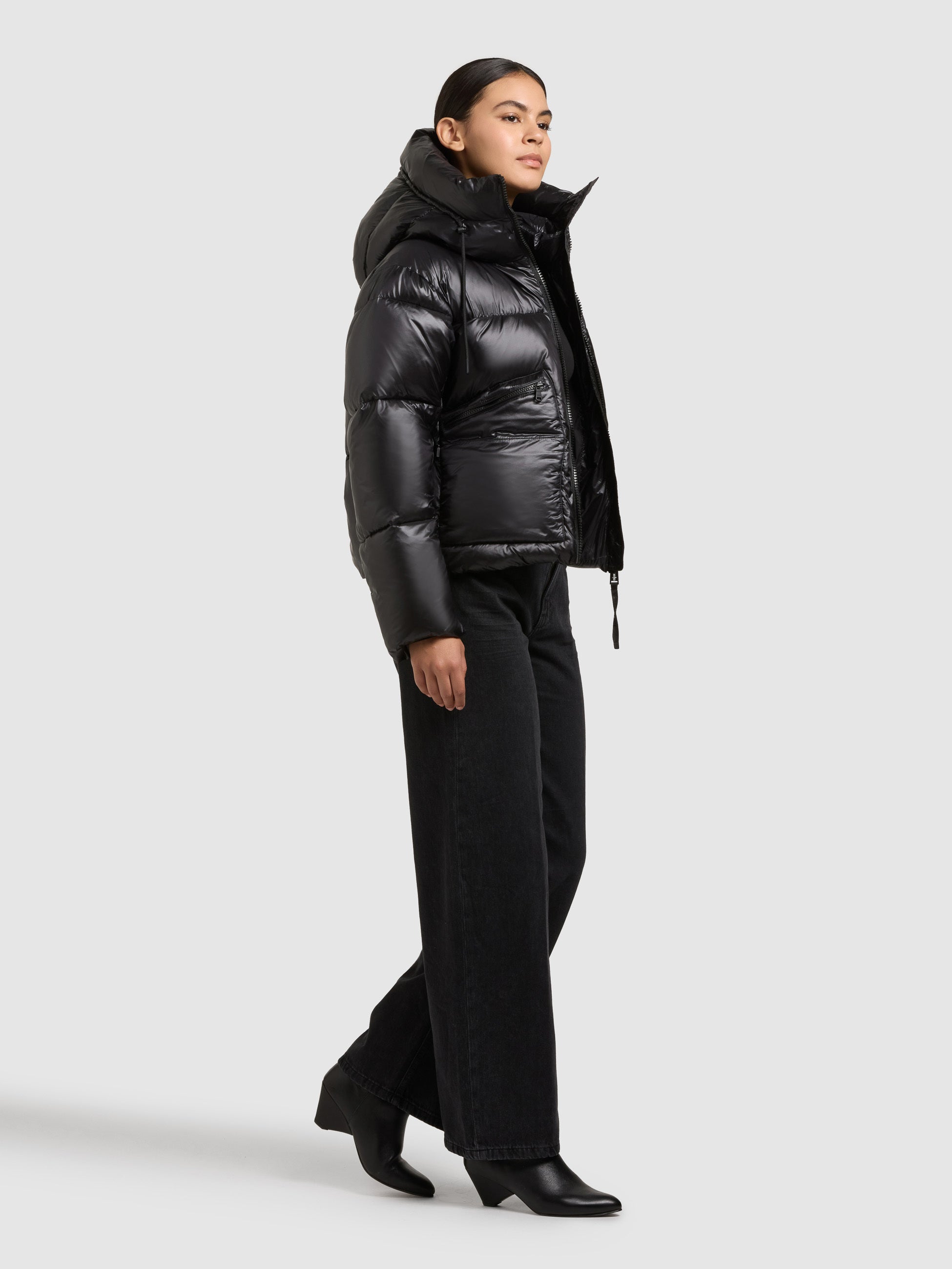 khujo-jacke-luna-damen-steppjacke-h-ftlang-gl-nzend-in-black image 6