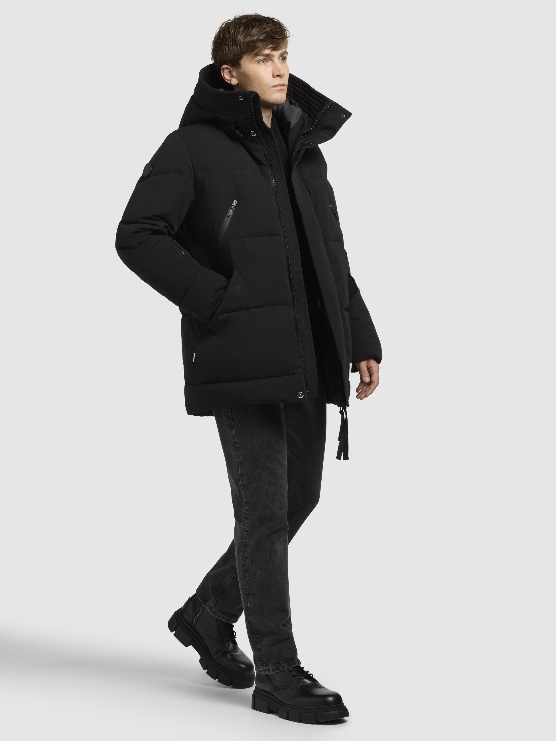 khujo-jacke-kanf-schwarz-damen-steppjacke-loose-fit-mit-kapuze image 2